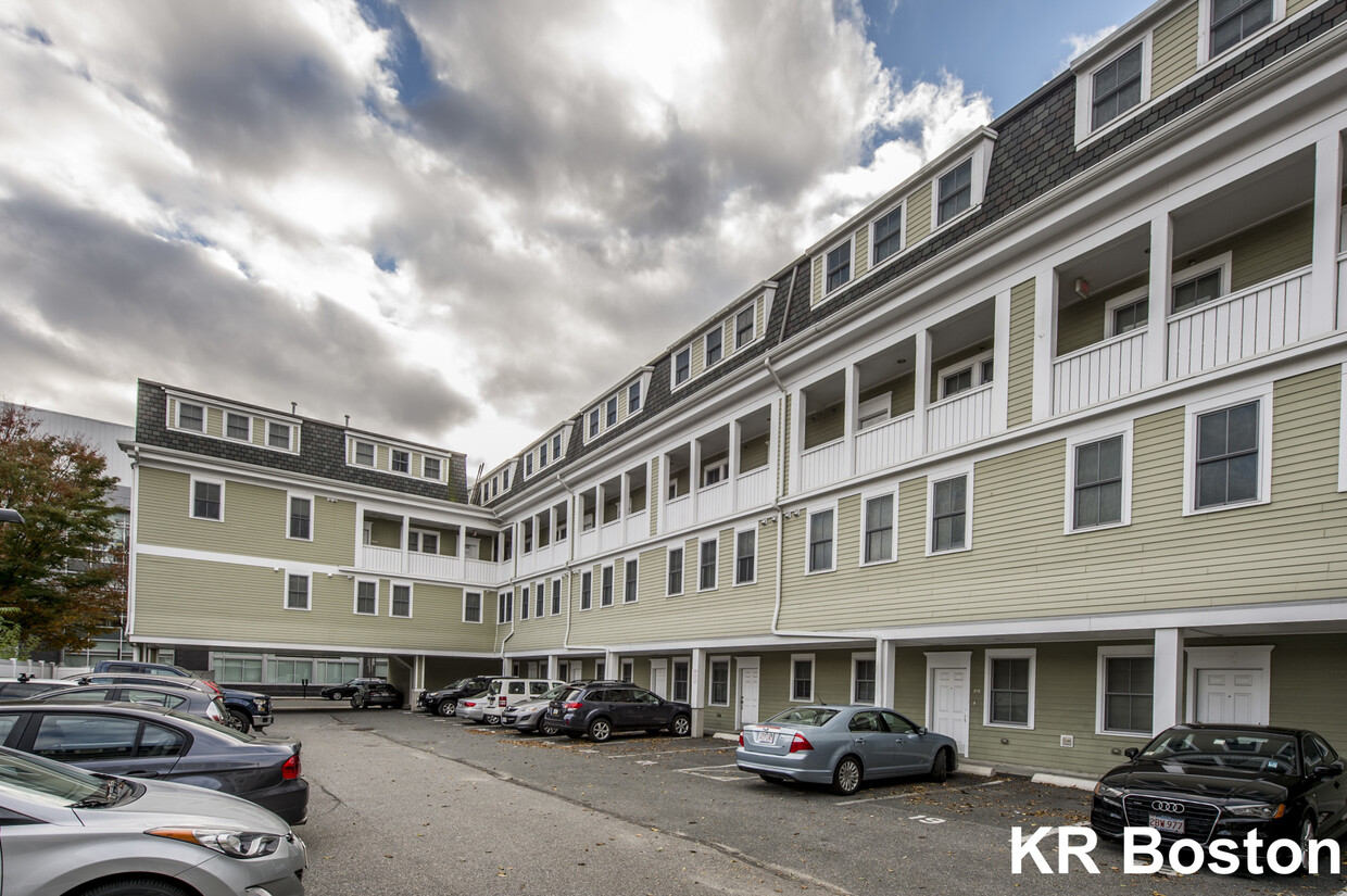 Building Photo - 133 2nd St