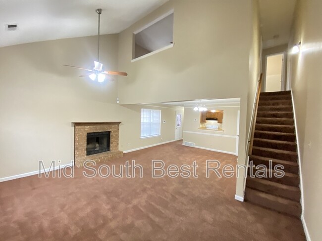 Building Photo - 5798 Plum Valley Dr