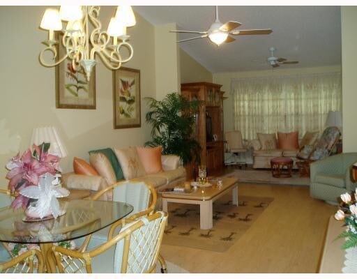 Foto del edificio - 12191  Country Greens Boulevard