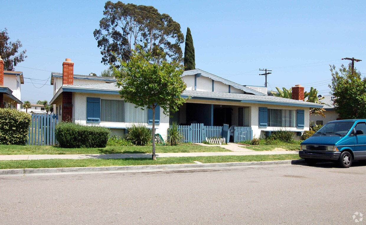 Primary Photo - 549 Chambers St