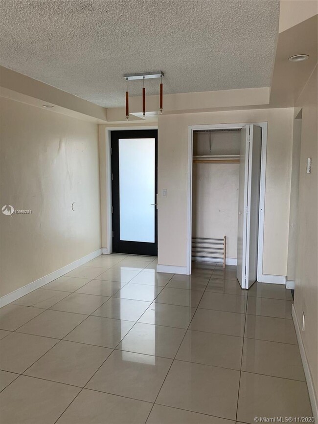 Foto del edificio - 301 Golden Isles Dr