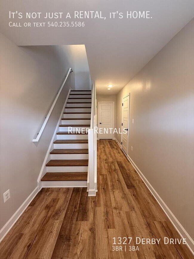 Foto del edificio - 1327 Derby Dr