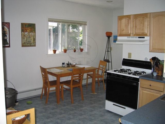 Foto del edificio - 32 Spencer Ave