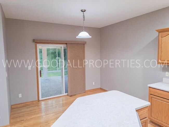 Foto del edificio - 3 bedroom 2 bath Single Family Home