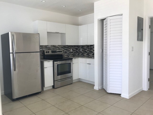 Foto del edificio - 6331 NE 4th Ct
