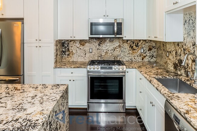 Foto del edificio - 4527 Georgia Ave NW