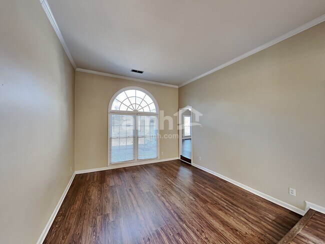 Foto del edificio - 201 Red Oak Lane