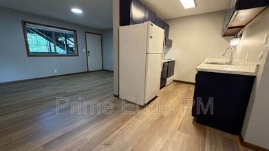 Building Photo - 1109 N 28th St