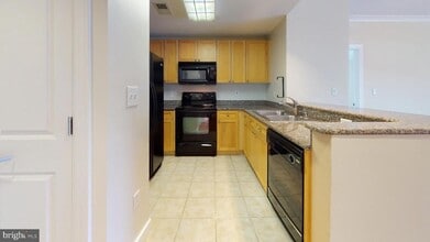 Building Photo - 777 7th St NW