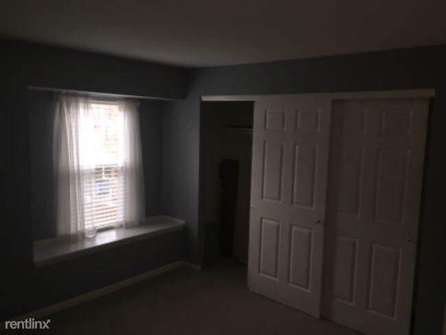 Building Photo - 701 Ridgeside Dr