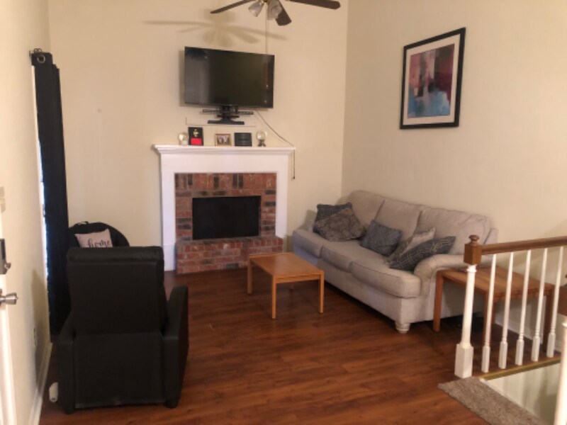 Foto principal - 100 Teal Ln