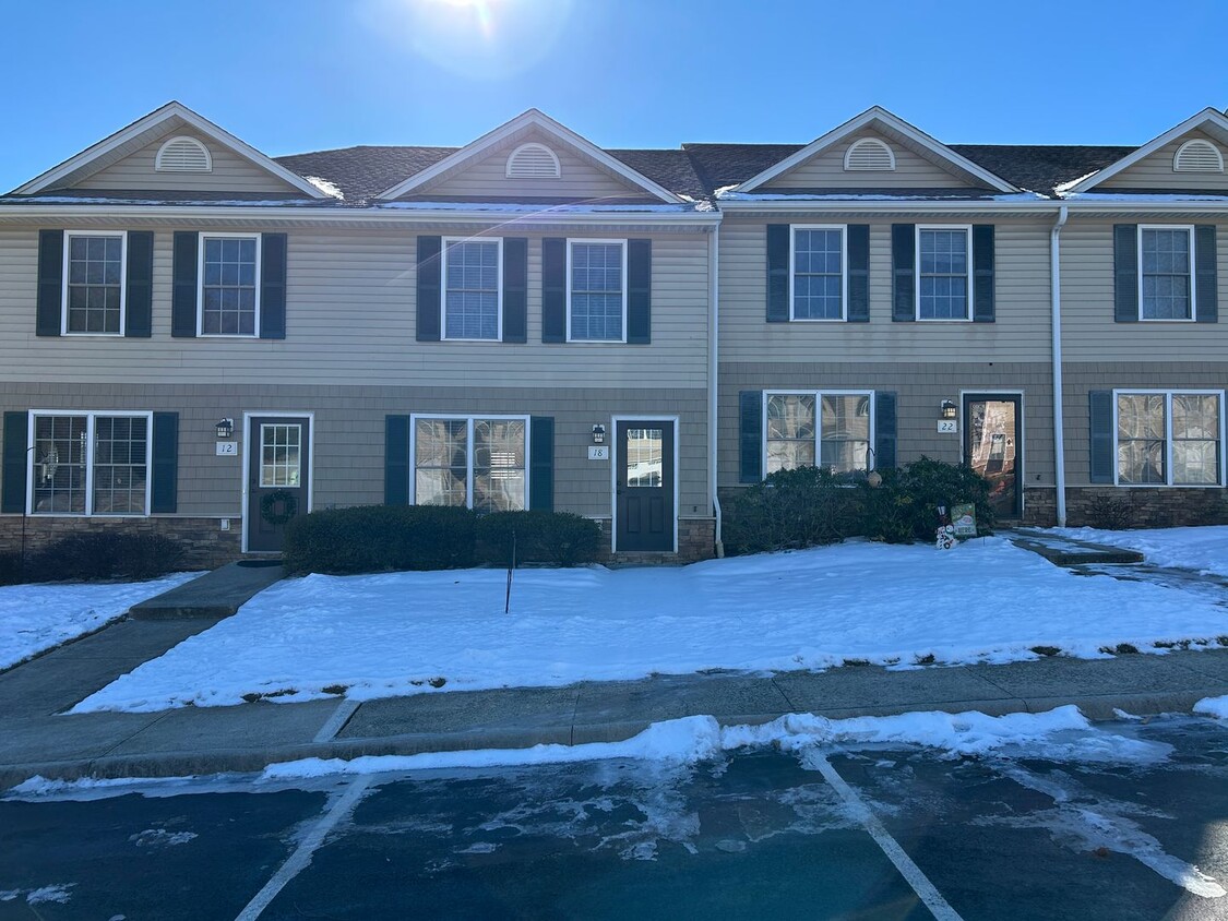 Foto principal - Tavern Grove Townhome in Campbell County