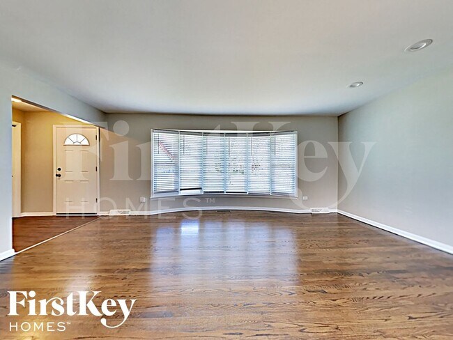 Foto del edificio - 16322 Kenwood Ct