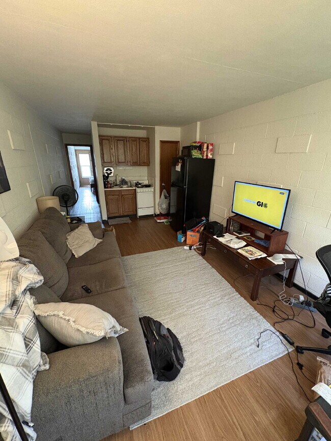 Building Photo - 28 E Stewart Rd