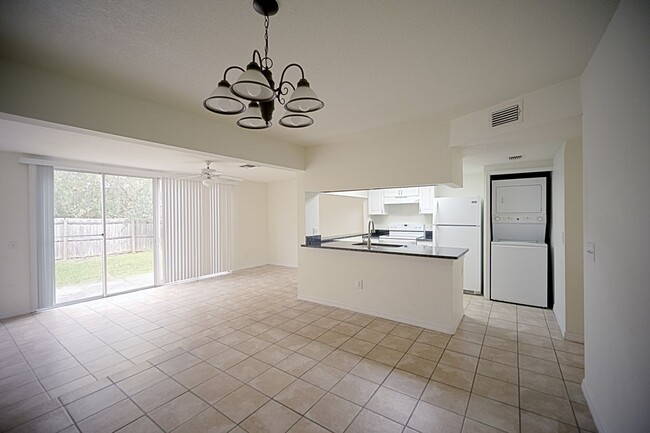 Foto del edificio - 873 Caribbean Dr