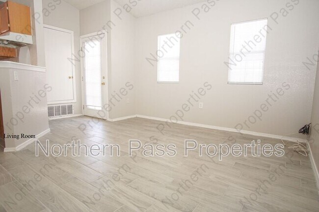 Foto del edificio - 11034 Oasis Dr