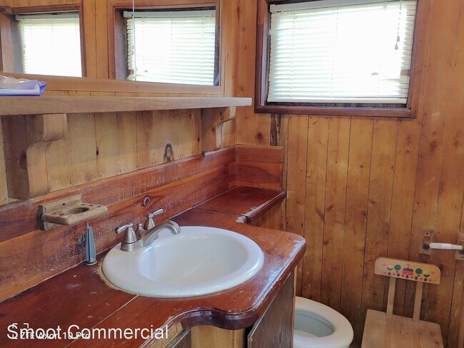 Building Photo - 2 br, 1 bath House - 2557 S Orchard Drive