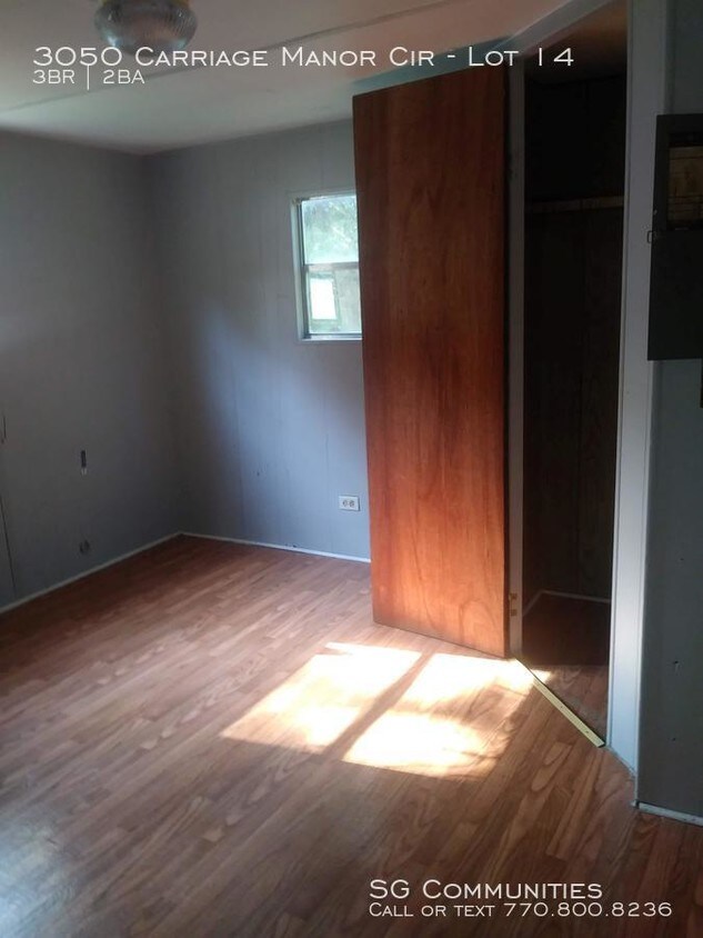 Primary Photo - 3050 Carriage Manor Cir