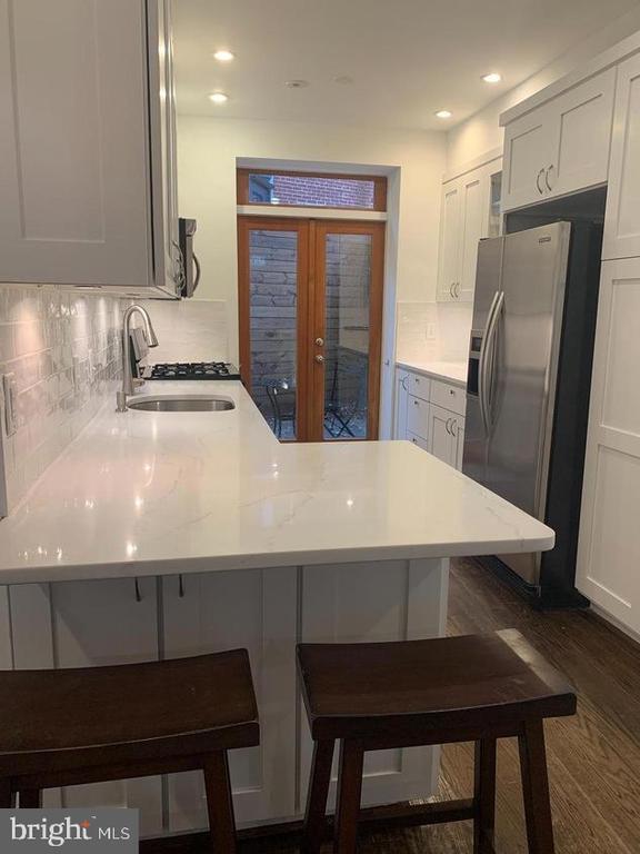 Foto principal - 612 C St SE