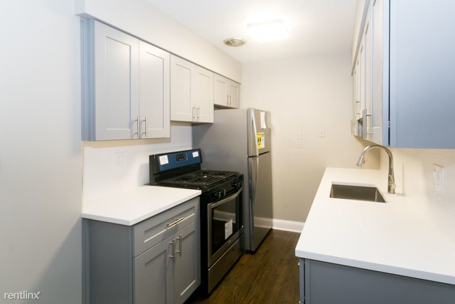 Building Photo - 452 W Aldine Ave