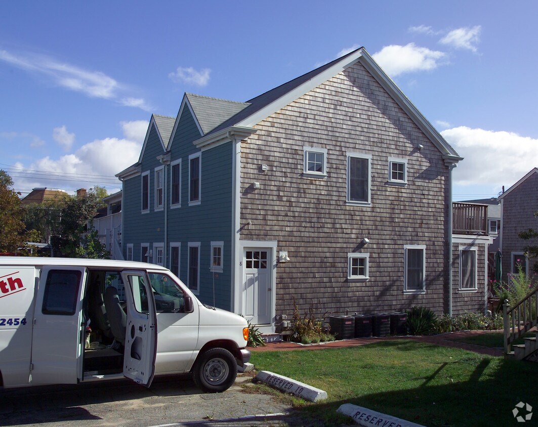 Primary Photo - 49 Bradford St