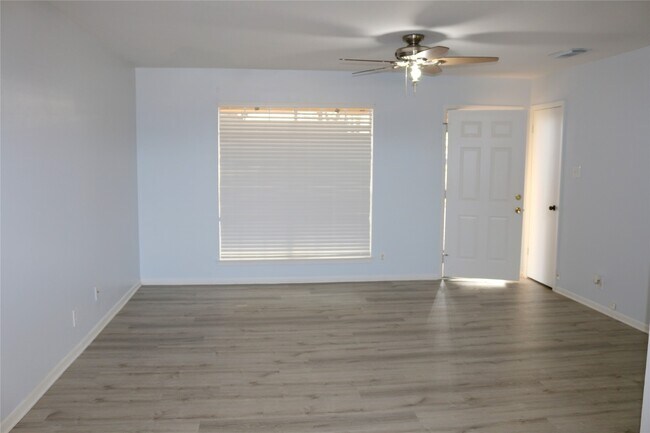 Foto del edificio - 7 Manning Ln