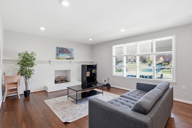 Foto del edificio - 3519 Duke St