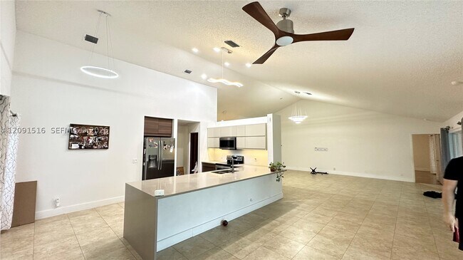 Foto del edificio - 1035 NW 164th Ave