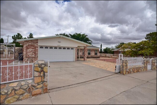 Building Photo - 3 bedroom in El Paso TX 79935
