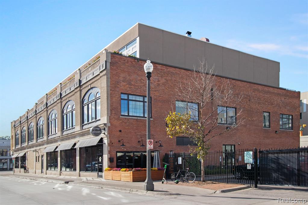Primary Photo - 3100 Woodward Ave