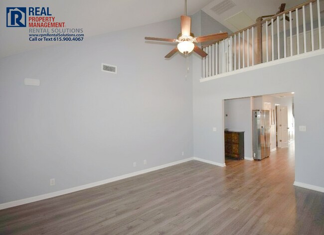 Foto del edificio - Gorgeous end unit 2 bedroom townhouse with garage! PLUS Loft!