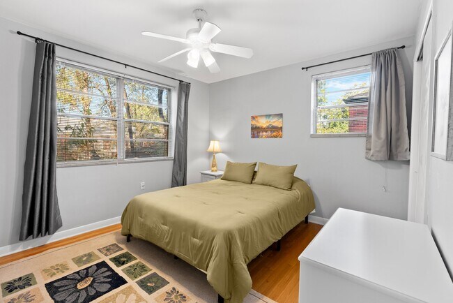 Foto del edificio - 7239 Dartmouth Ave