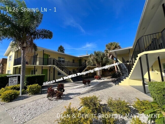 Foto del edificio - 1426 Spring Ln