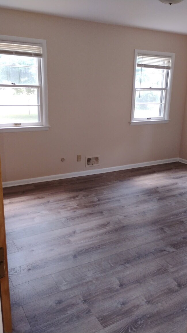 Building Photo - 3126 McCain Rd