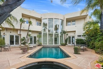 Building Photo - 2470 Venus Dr