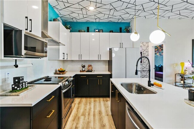 Foto del edificio - 112 Rogers St NE