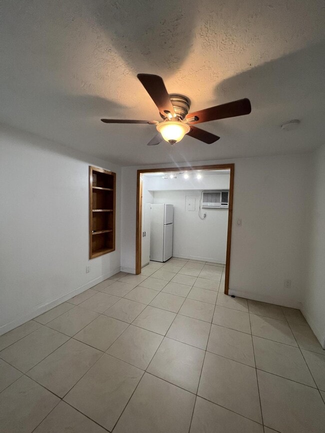 Building Photo - 311 Pershing Way