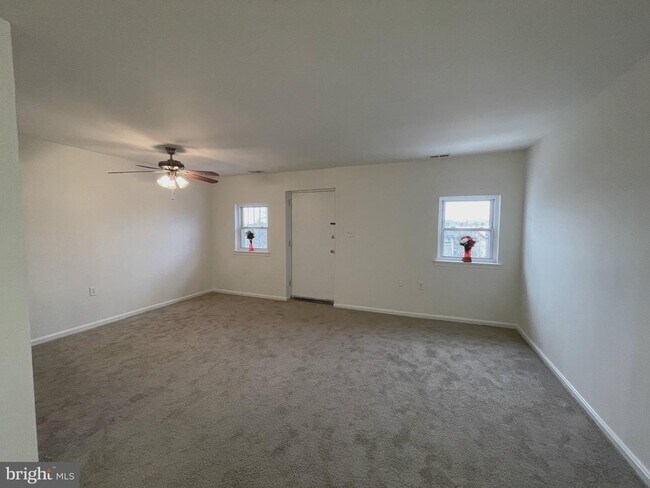 Building Photo - 914 N Fulton Ave