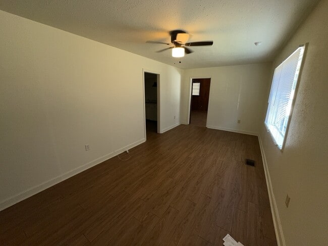 Foto del edificio - 2605 Lilly St