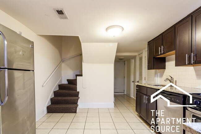 Foto del edificio - 877 W Lill Ave