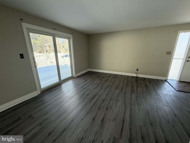 Foto del edificio - 111 Eastford Ct