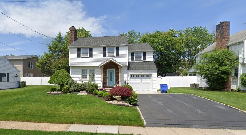 Primary Photo - 136 Birchwood Rd