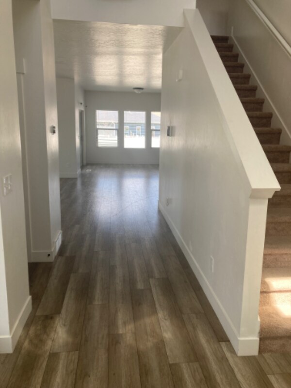 Building Photo - 2131 E 970 N