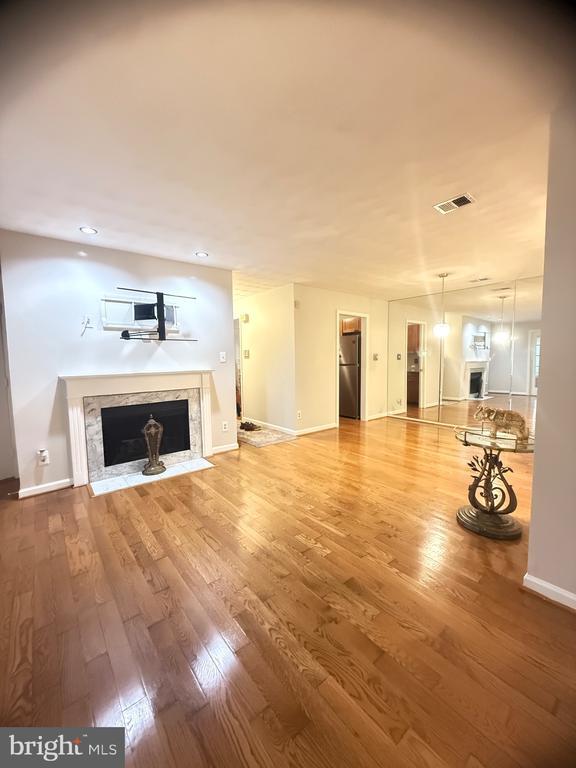 Foto del edificio - 2808 Lee Oaks Pl