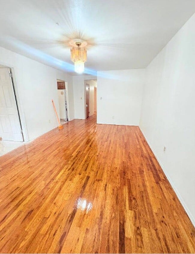 Foto del edificio - 45-33 160th St