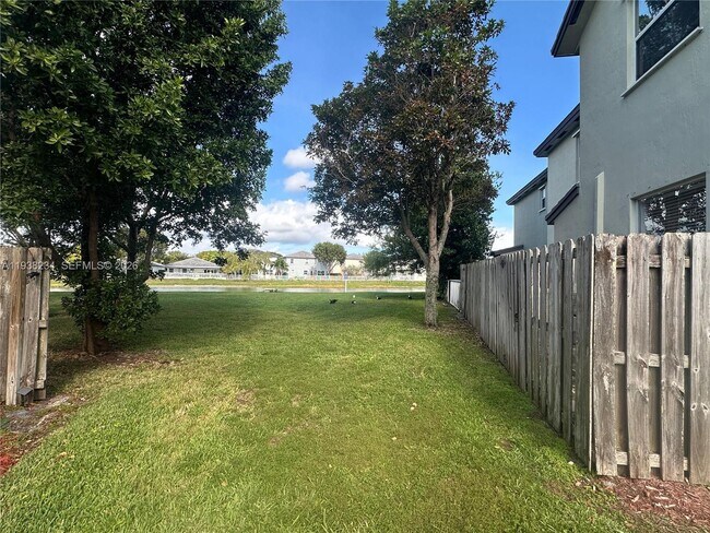 Foto del edificio - 2853 SE 1st Dr