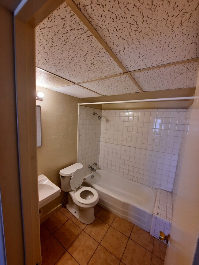 Building Photo - 111 E 22nd St