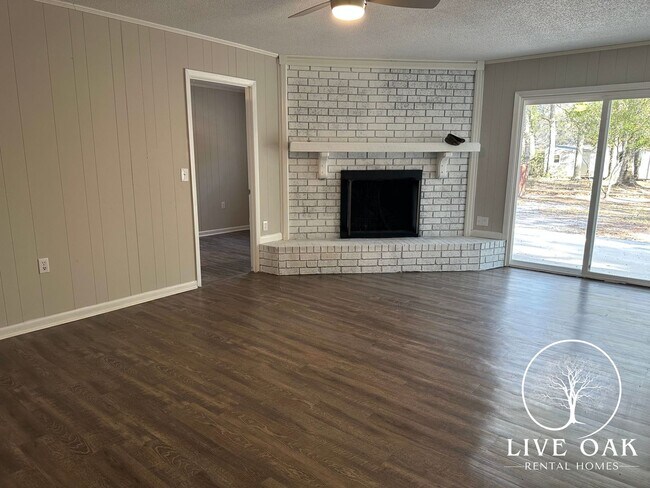 Building Photo - Parker Drive 620 Hinesville, GA