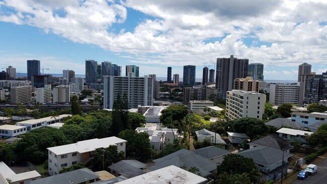 Foto del edificio - 1560 Thurston Ave