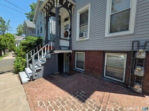 Building Photo - 19 Nicoll St